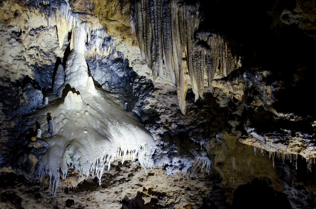 oregon lava cave stalagtite bend guru